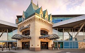 Fairmont Vancouver Airport In-Terminal Hotel